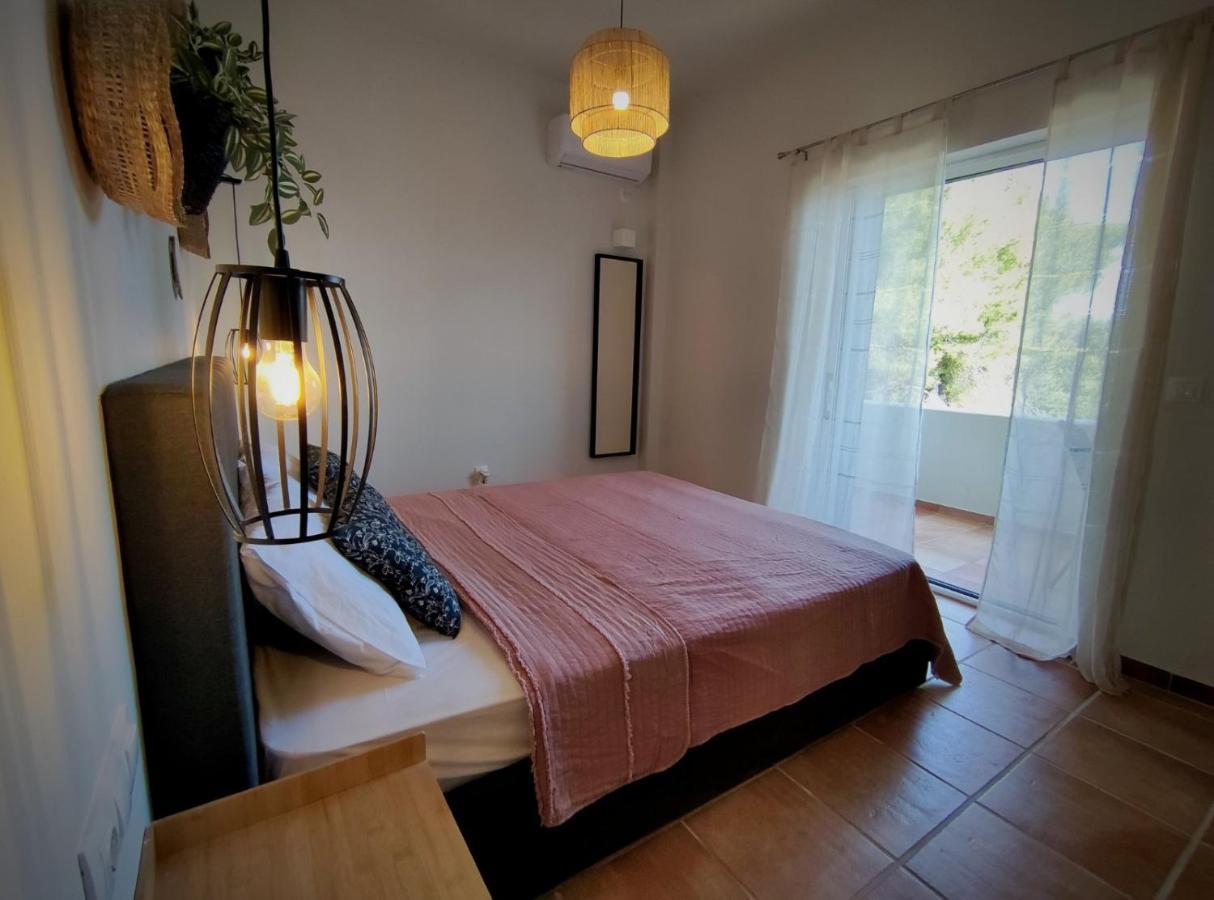 Coritos Apartments 2 Corfu คอนโตกาลิ ภายนอก รูปภาพ